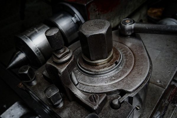 Mastering Precision: A Comprehensive Guide to CNC Optical Grinding